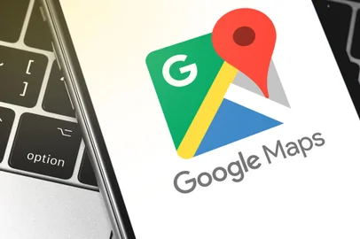 closeup Google Maps logo on the screen smartphone. Google is the biggest Internet search engine in the world. Moscow, Russia - April 27, 2019<!-- NICAID(15548533) -->