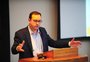 Prefeito de Bento Gonçalves propõe retirada de benefícios de novos servidores municipais 