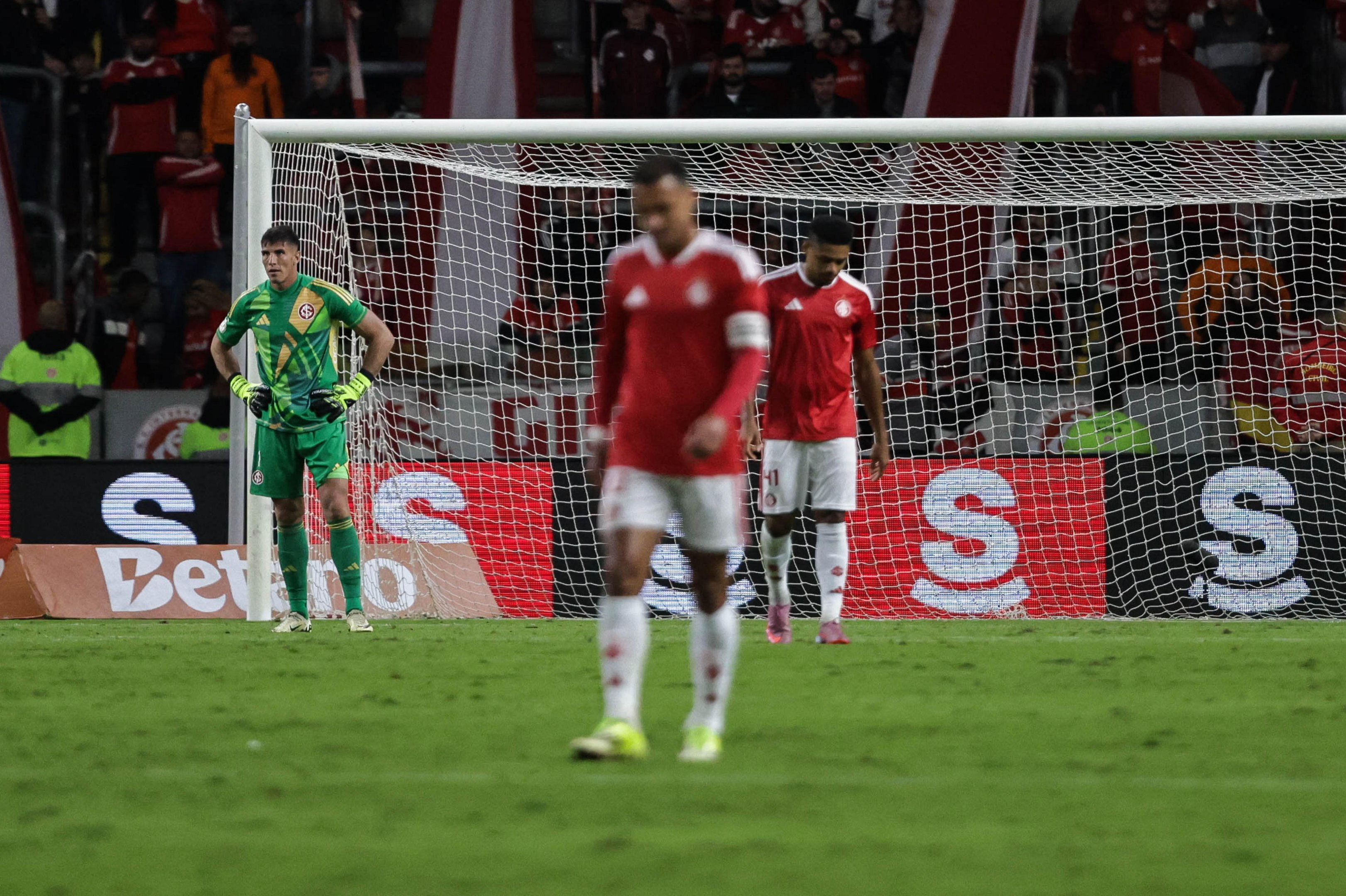 Rochet ainda deve ser o goleiro titular do Inter? Vote na enquete | GZH