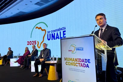 BENTO GONÇALVES, RS, BRASIL - 04/12/2025 - Por unanimidade, o deputado estadual Vilmar Zanchin (MDB) foi eleito em chapa única, nesta quinta-feira (4), para a presidência da União Nacional dos Legisladores e Legislativos Estaduais (Unale) para o exercício de 2026. (Foto: Fernando Canton/Divulgação)<!-- NICAID(16180736) -->