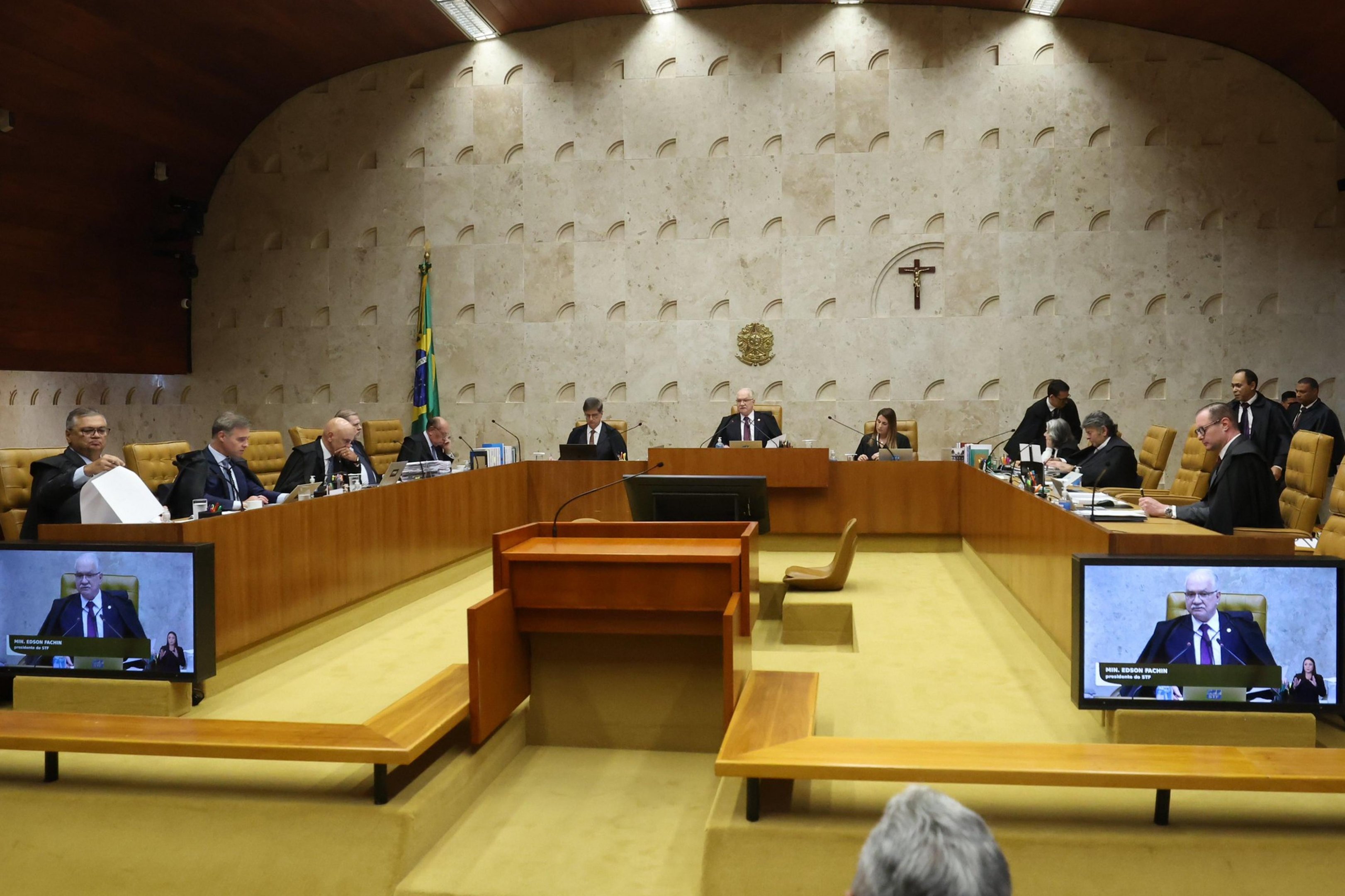 Julgamento sobre pagamento de "penduricalhos" a servidores ser&aacute; retomado nesta quinta-feira no STF