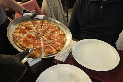 Bastidores de um rodízio de pizza em Passo Fundo<!-- NICAID(16077537) -->