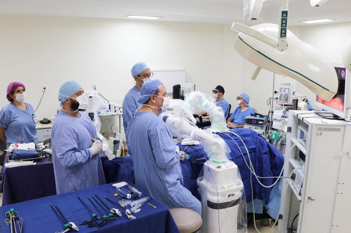Em pouco mais de um ano, 140 procedimentos ortopédicos foram feitos com o robô CORI do Hospital São Vicente de Paulo