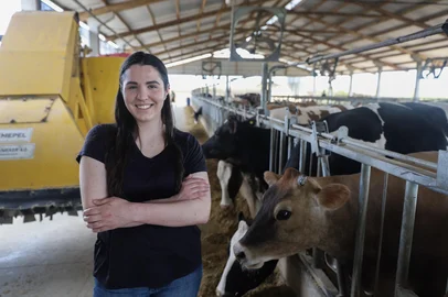 CAXIAS DO SUL, RS, BRASIL. 19-09-2025. Os jovens da Serra que optam pela vida no campo. Neste ano, a EFASerra, escola agrícola, completa 15 anos e é um dos caminhos pelos quais os jovens se qualificam para seguir com o trabalho rural. Isadora Camêlo, 20 anos.<!-- NICAID(16128804) -->