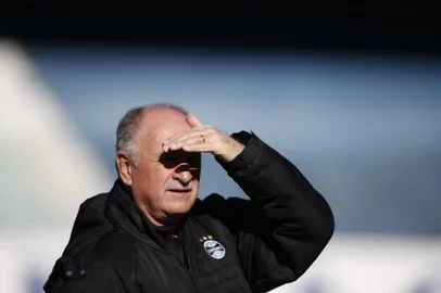 PORTO ALEGRE,RS,BRASIL, 14-08-2014. Treino no Estádio Olímpico, grêmio se prepara para encarar o Criciúma. Treinador Felipão. (FOTO: MAURO VIEIRA/AGENCIA RBS/ESPORTE)<!-- NICAID(10749591) -->