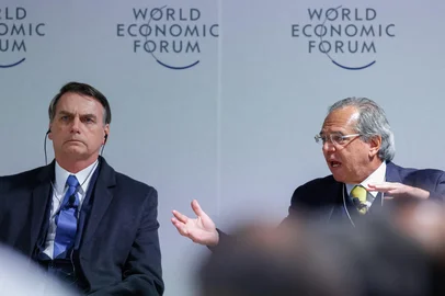 Paulo Guedes e Bolsonaro no Fórum Econômico Mundial, em Davos, na Suiça<!-- NICAID(13931428) -->