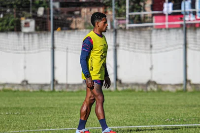 O Caxias confirmou oficialmente o retorno do atacante Vitor Feijão, de 29 anos, que volta ao Estádio Centenário para integrar o elenco de 2026.<!-- NICAID(16178274) -->