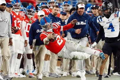 Jaxson Dart, quartercak de Ole Miss<!-- NICAID(16017348) -->