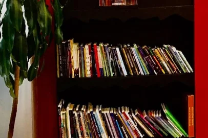 Projeto Lendo Autores Daqui está em vigor no Centro de Cultura Ordovás<!-- NICAID(15575064) -->