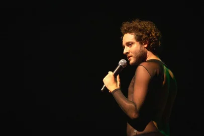 Dig Verardi em Uma Comédia Irreveréntchy<!-- NICAID(15500321) -->