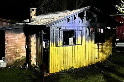 Mulher de 37 anos morre carbonizada em Vacaria<!-- NICAID(15860572) -->
