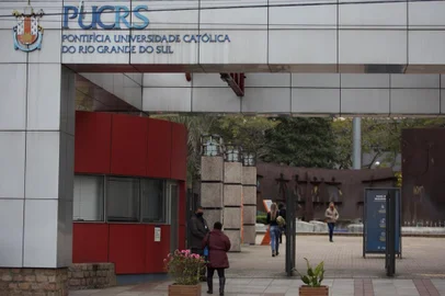 Volta às aulas na PUCRS.Foto: Jefferson Botega/Agência RBS<!-- NICAID(14851230) -->