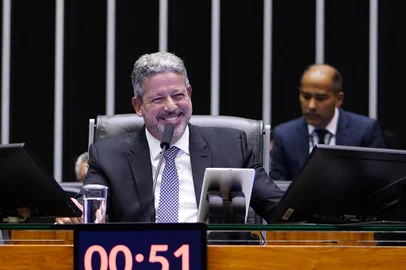 Presidente da Câmara, Arthur Lira, durante sessão que aprovou arcabouço fiscal no plenário.<!-- NICAID(15438215) -->