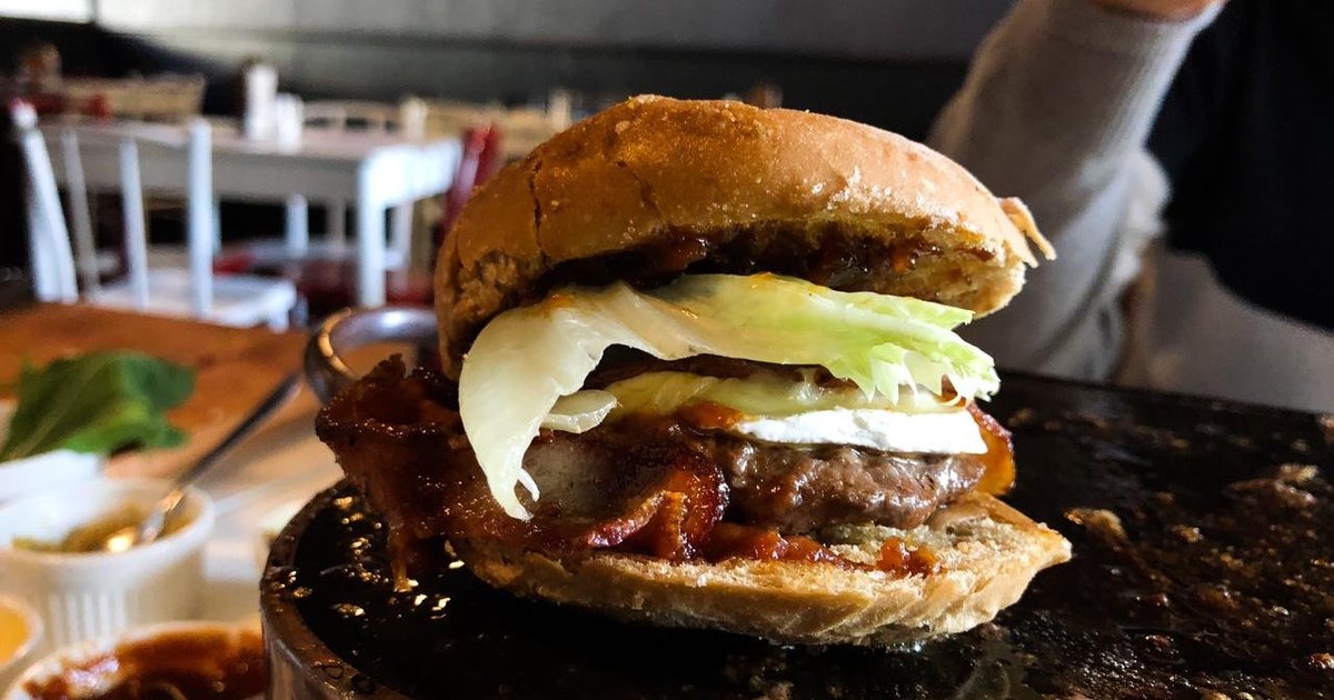 Hambúrguer, fondue e drink: veja destaques da Semana do Bacon - Quem