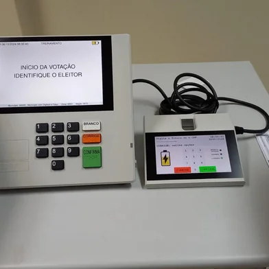 Últimos preparativos para o domingo das eleições em Caxias do Sul.<!-- NICAID(15898508) -->