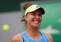 Bia Haddad Maia comemora 29 anos com vaga nas oitavas de final de duplas em Roland Garros