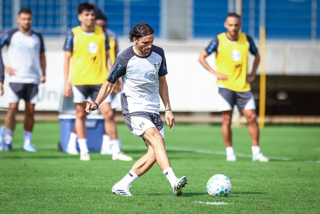 Krovinovic desfalca o Grêmio contra o São Paulo por falta de visto de trabalho