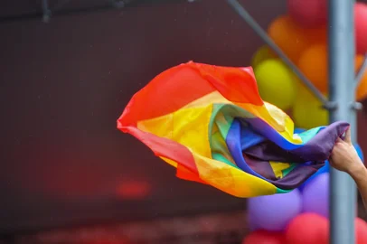 CAXIAS DO SUL, RS, BRASIL, 12/11/2023. Neste domingo (12), aconteceu a 23ª Parada Livre de Caxias Do Sul. (Neimar De Cesero/Agência RBS)Indexador: NEIMAR DE CESERO<!-- NICAID(15595286) -->