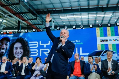 Presidente da RepÃºblica, Luiz InÃ¡cio Lula da Silva, durante cerimÃ´nia de inauguraÃ§Ã£o da fÃ¡brica da BYD. Polo PetroquÃ­mico, CamaÃ§ari - BA.Foto: Ricardo Stuckert / PR<!-- NICAID(16142793) -->