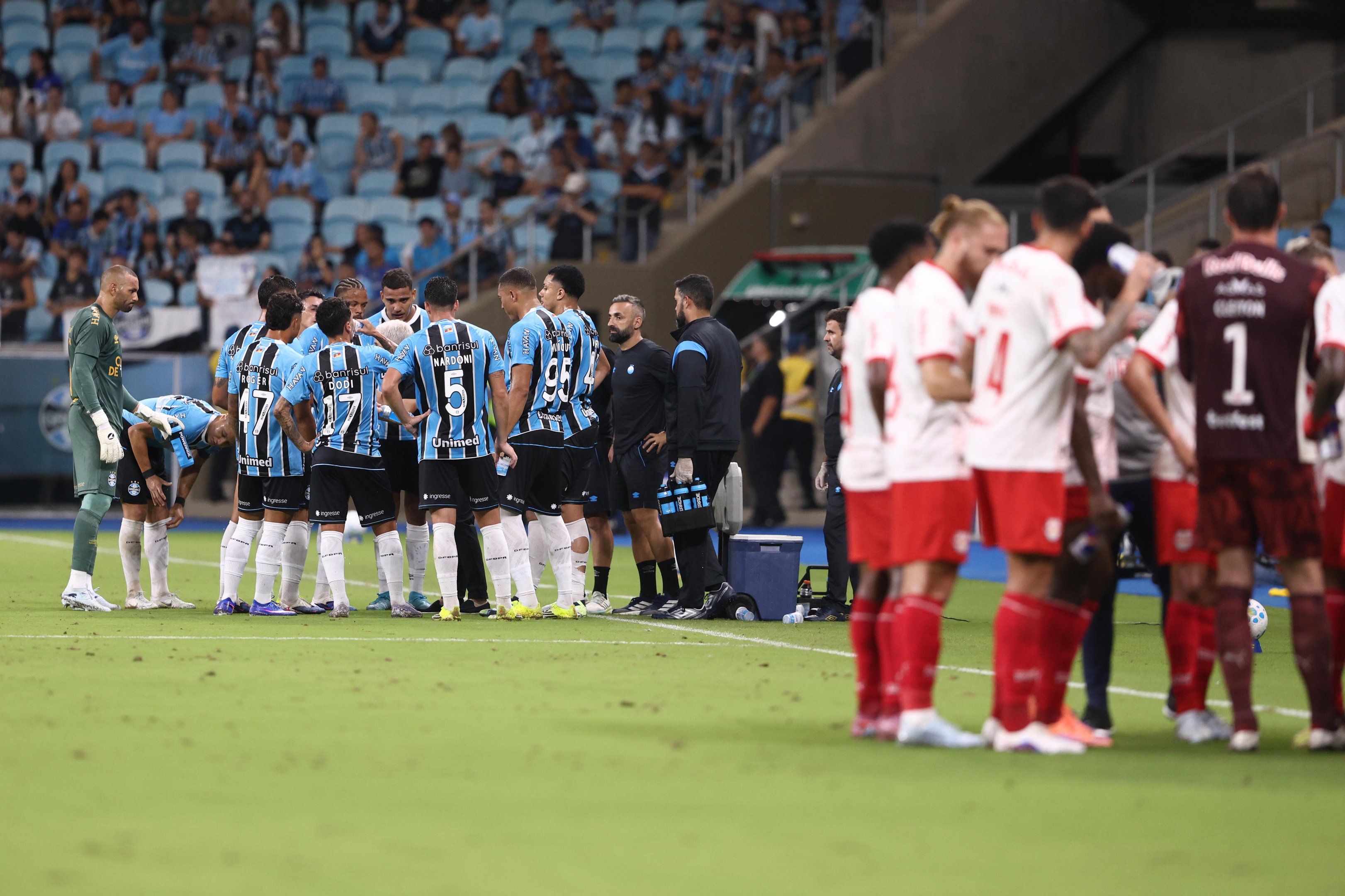 Empate com o Bragantino escancara a falta que Arthur faz no Gr&ecirc;mio