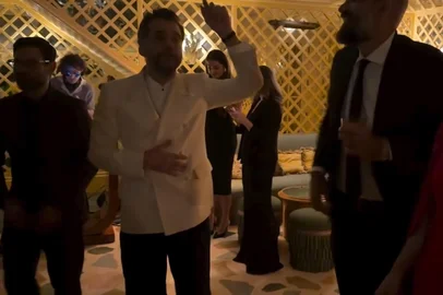 Wagner Moura e elenco de "O Agente Secreto" caem no samba após vitórias no Globo de Ouro<!-- NICAID(16202207) -->