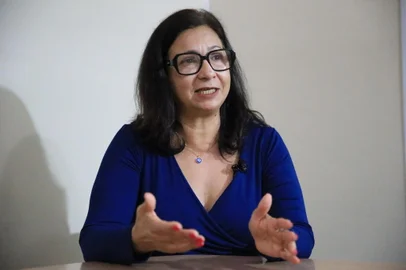 Enfermeira Luciane Brum, do setor de imunologia da secretaria de saúde de Canoas, falou sobre a sua rotina aplicando vacinas contra a Covid-19 em 2021. Fotos: Ronaldo Bernardi/Agencia RBS<!-- NICAID(15538082) -->