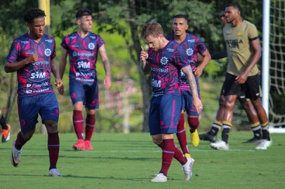 Na preparação para a Série C, Caxias realiza jogo-treino contra o Criciúma, em Santa Catarina.<!-- NICAID(15996729) -->