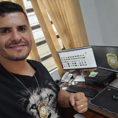 Policial civil, Daniel Abreu Mendes foi morto a tiros por adolescente enquanto cumpria mandado de prisão em operação.<!-- NICAID(15957984) -->