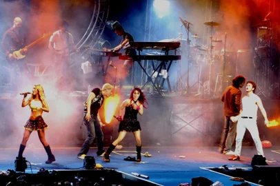 *** Valdir Friolin-Show RBD 2 ***Show no Pepsi on Stage da banda RBD.<!-- NICAID(485967) -->