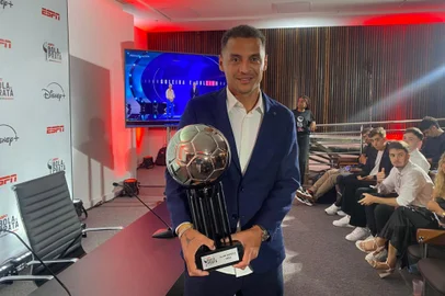 alan patrick é eleito o melhor meia do brasileirão<!-- NICAID(15931725) -->