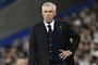 Real Madrid's Italian coach Carlo Ancelotti stands on the sideline during the Spanish League football match between Real Madrid CF and CA Osasuna at the Santiago Bernabeu stadium in Madrid on October 2, 2022. (Photo by JAVIER SORIANO / AFP)Editoria: SPOLocal: MadridIndexador: JAVIER SORIANOSecao: soccerFonte: AFPFotógrafo: STF<!-- NICAID(15293258) -->