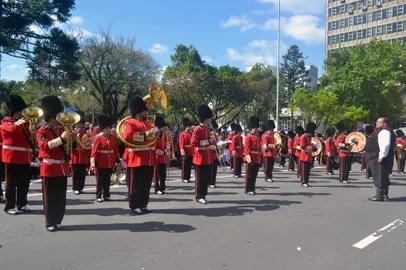 Banda Marcial Cristóvão de Mendoza retoma atividadesHá com vagas a toda comunidade para novos alunos a partir de 12 anos com o objetivo de serem integrados ao grupo principal.Os interessados devem ter disponibilidade para as atividades propostas. As Oficinas são para instrumentos de sopro da família dos metais (trompete, trombone, trompa, bombardino e tuba) e percussão (rudimentar e melódica).<!-- NICAID(15393396) -->