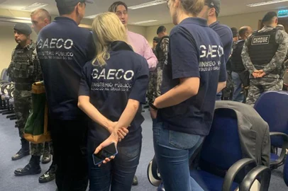 MP faz operação contra ex-diretor de cooperativa de laticínios suspeito de realizar lavagem de dinheiro e estelionato no sul do Estado<!-- NICAID(15283620) -->
