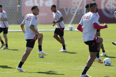 Gabriel Carvalho no treino do Inter