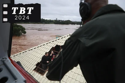 TBT 2024: família sendo resgatada pelo telhado em Lajeado. Jefferson Botega relembra os bastidores de uma das cenas mais emblemáticas da enchente<!-- NICAID(15917672) -->