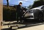 Silenciosos e econômicos, carros elétricos chamam  atenção nas ruas de Caxias do Sul