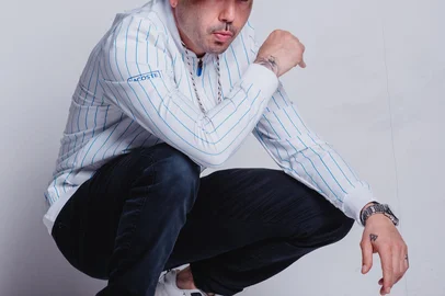 O rapper caxiense volta como artista solo. Depois de oito anos vai lançar um novo disco, em 29 de março.O lançamento de agora se chama " Vivências & Negócios", música que conta com a participação de uns dos mais importantes Rappers do Brasil, DON L, do nordeste e também conta do KIEL MC, de Santa Catarina.A musica sera lançada em todas as plataformas digitais no dia 29 de março.<!-- NICAID(15714104) -->