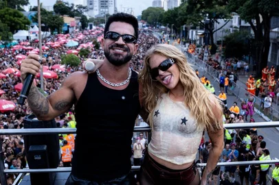 Motinha 2.0 de Dennis e Luísa Sonza entra no Top 5 do Spotify Brasil e ultrapassa 25 milhões de streams<!-- NICAID(15983498) -->