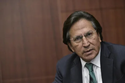 (FILES) In this file photo taken on June 17, 2016, former President of Peru Alejandro Toledo speaks during a discussion on Venezuela and the OAS at The Center for Strategic and International Studies (CSIS) in Washington, DC. - The United States has authorized the extradition of former Peruvian president Alejandro Toledo, who served from 2001 to 2006, to face charges of corruption in his home country, Peru's prosecutor's office said February 21, 2023. "We have been informed that the US State Department authorized the extradition of Alejandro Toledo Manrique for the crimes of collusion and money laundering," the prosecutor's office said on Twitter. (Photo by Mandel Ngan / AFP)<!-- NICAID(15356252) -->