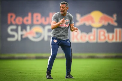 Pedro Caixinha, futebol