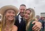 Gwyneth Paltrow e Chris Martin posam juntos em formatura da filha