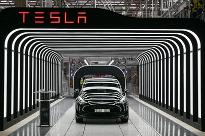 Carro elétrico, modelo Y, da Tesla<!-- NICAID(15486367) -->