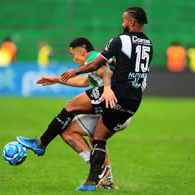 CAXIAS DO SUL, RS, BRASIL, 18/10/2023. Juventude x Ponte Preta, jogo válido pela 37ª rodada da série B do Campeonato Brasileiro e realizado no estádio Alfredo Jaconi. (Porthus Junior/Agência RBS)<!-- NICAID(15601629) -->