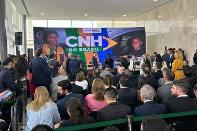 Matheus Schuch / Agencia RBS O Ministério dos Transportes lança nesta terça-feira (9) o aplicativo CNH do Brasil, plataforma que permitirá realizar grande parte do processo de habilitação diretamente pelo celular<!-- NICAID(16183265) -->