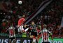 Luiz Adriano lamenta chances perdidas pelo Inter em derrota: "Controlamos o jogo"