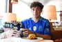 Colapinto veste camisa de Messi no paddock e diz: "É a melhor final que poderíamos pedir"