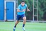 Mano Menezes adapta jovem zagueiro do Grêmio pela direita 