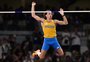 Armand Duplantis volta a quebrar recorde do salto com vara e conquista o Mundial de Atletismo