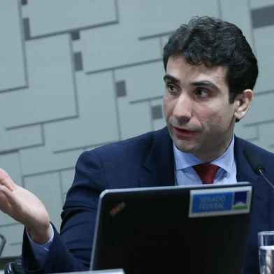 Brasília - Sabatina do economista Gabriel Galípolo, na comissão de Assuntos Econômicos (CAE) do Senado. Ele foi indicado para a diretoria de Política Monetária do Banco Central<!-- NICAID(15473162) -->