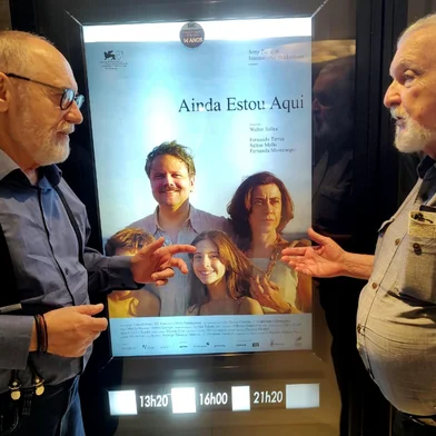 Na metade da semana passada, o vereador Pedro Ruas (PSOL) foi tomado por surpresa quando soube que o amigo Jair Krischke, expoente internacional da luta por direitos humanos, ainda não havia assistido ao filme Ainda Estou Aqui. De imediato, Ruas fez questão de combinar com Jair de levá-lo ao cinema neste domingo (9) para apresentá-lo ao longa brasileiro vencedor do Oscar na categoria filme internacional.<!-- NICAID(15991894) -->